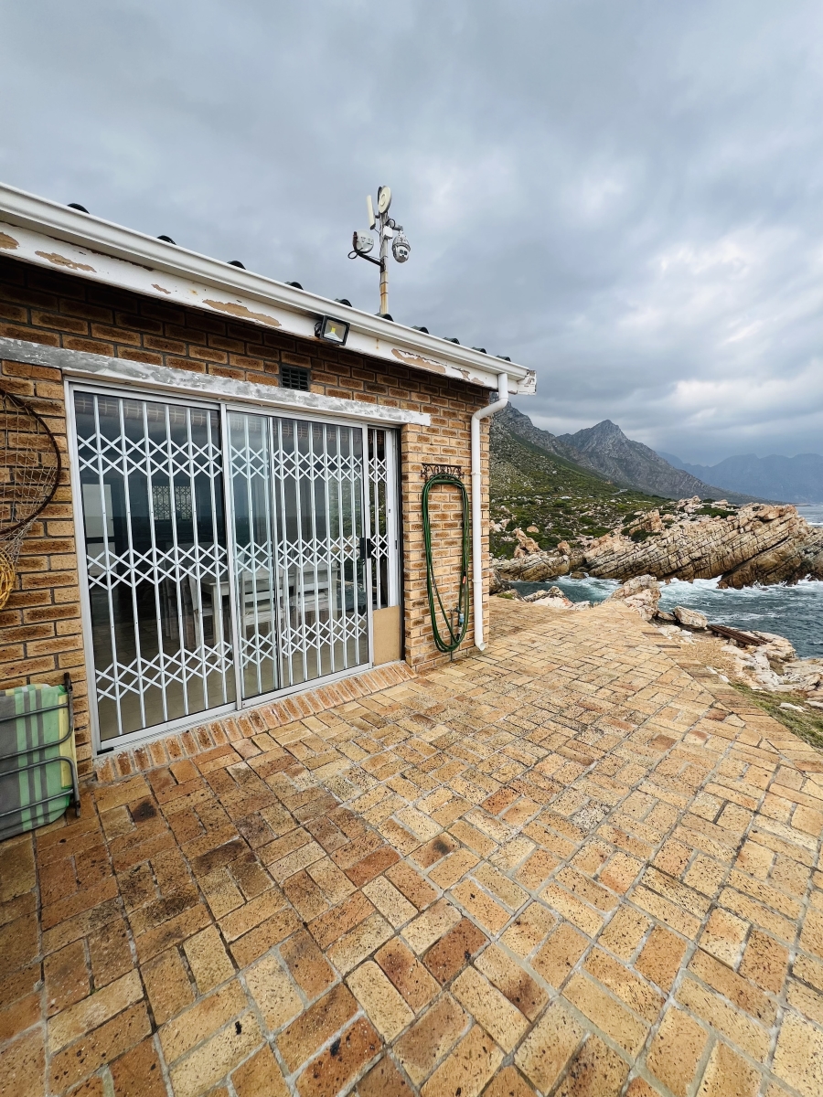 To Let 2 Bedroom Property for Rent in Steenbras Western Cape